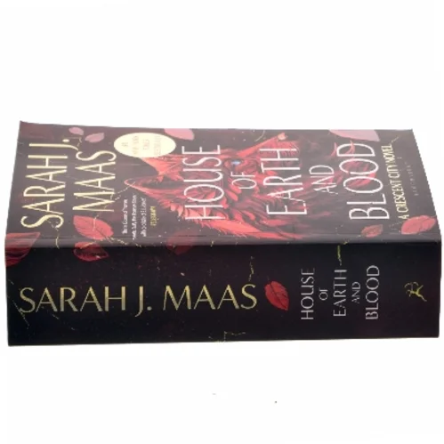 House of earth and blood af Sarah J. Maas (Bog)