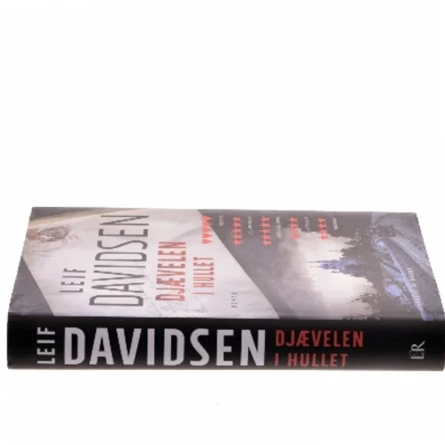 Djævelen i hullet af Leif Davidsen (Bog)