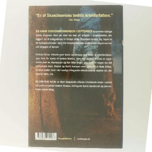 Du går ikke alene : kriminalroman af Mari Jungstedt (Bog)