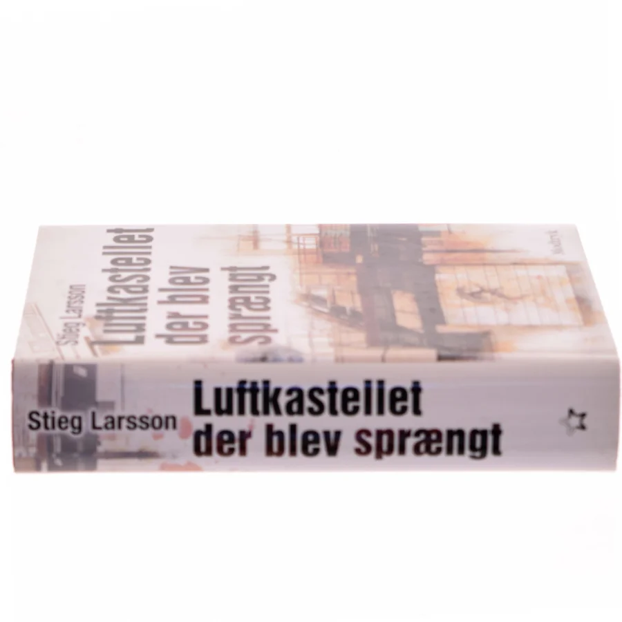 Luftkastelletderblevsprngt Stir up a Hornets' Nest of Girl. Shi Dige Larsen. the Danish Original. Hardcover](chinese Edition) af Stieg Larsson (Bog)