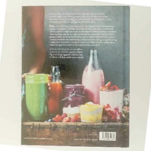 Green kitchen smoothies : sunde smoothies og juicer til alle ugens dage af David Frenkiel (Bog)