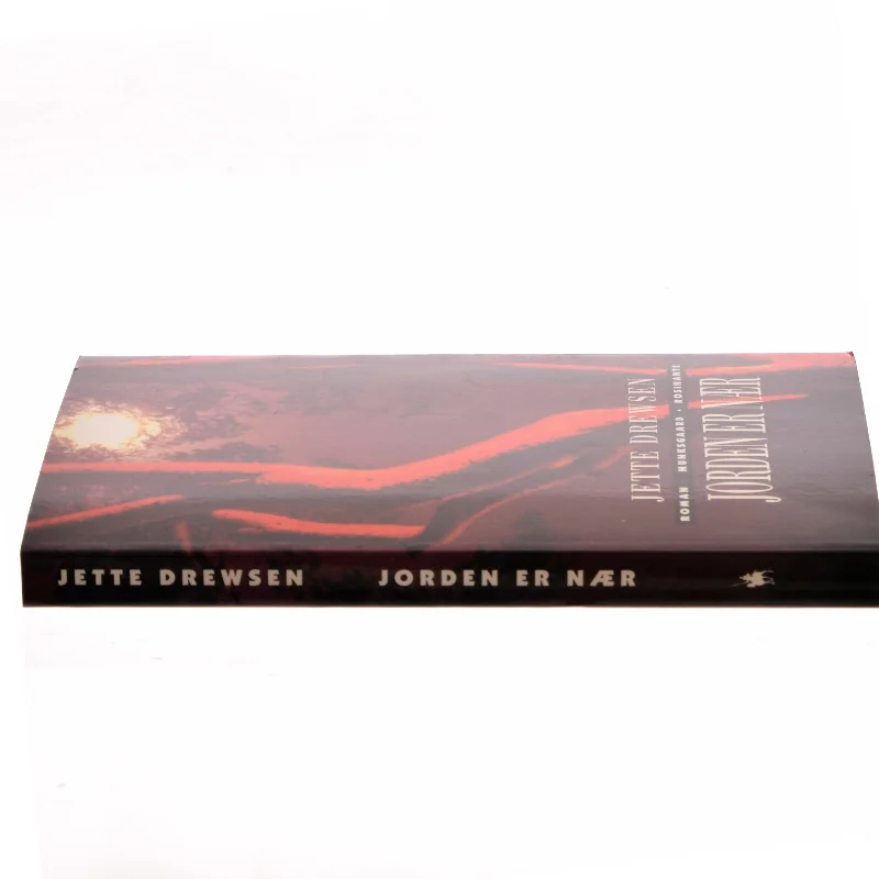 Jorden er nær : roman af Jette Drewsen (Bog)
