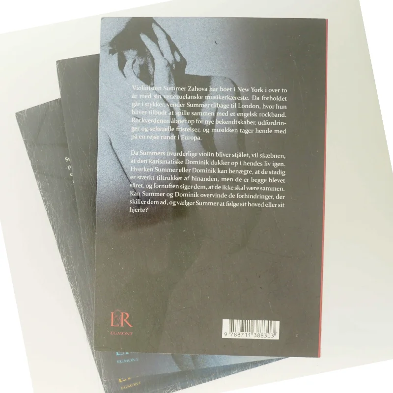 Eighty days rød af Vina Jackson (Bog)