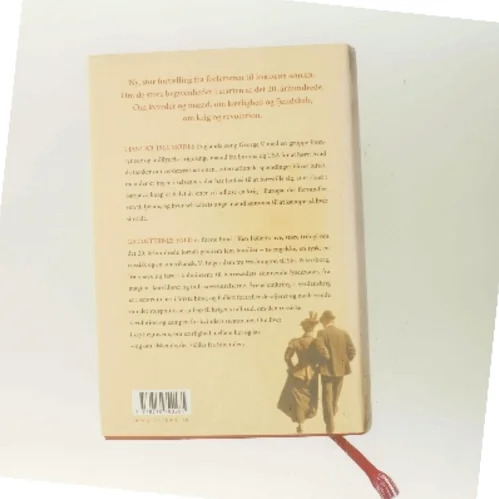 Britain and America - Tradition and Change af Ken Follett (Bog)