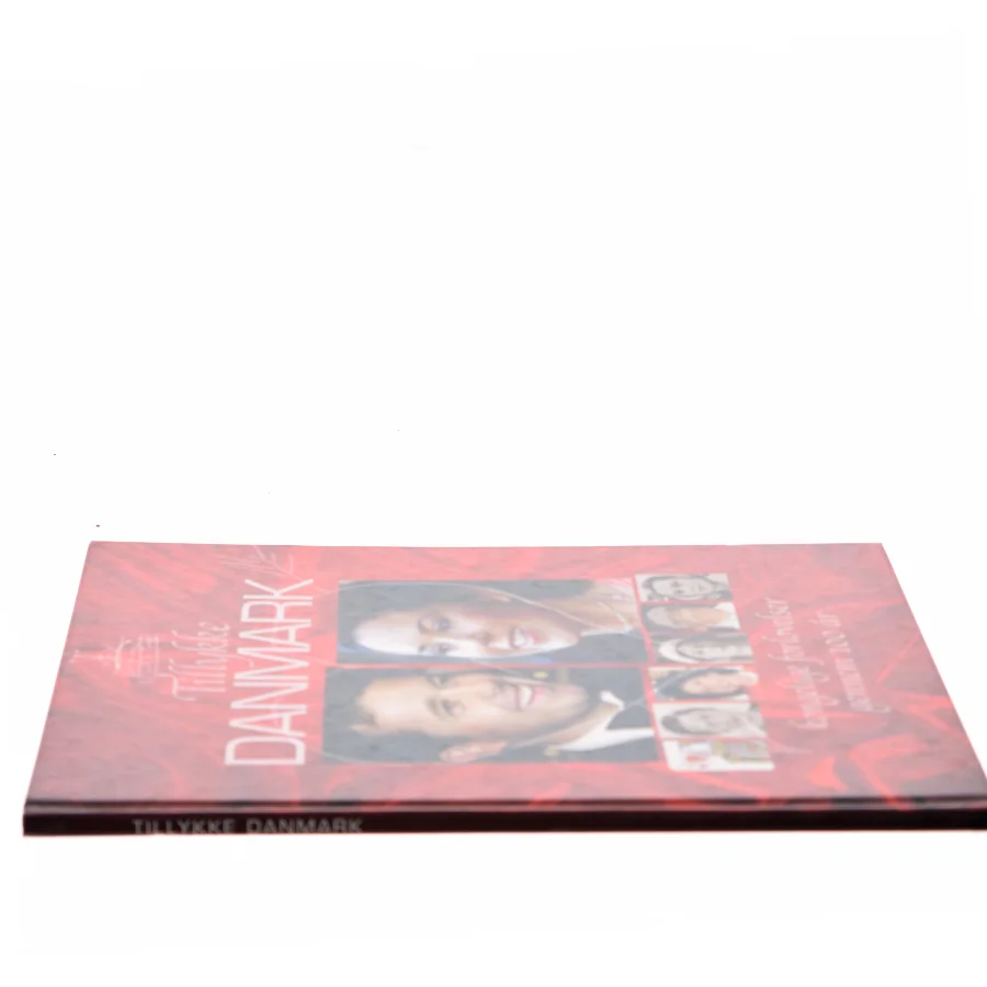 Tillykke Danmark : kongelige forlovelser gennem 100 år af Mogens Mugge Hansen (Bog)