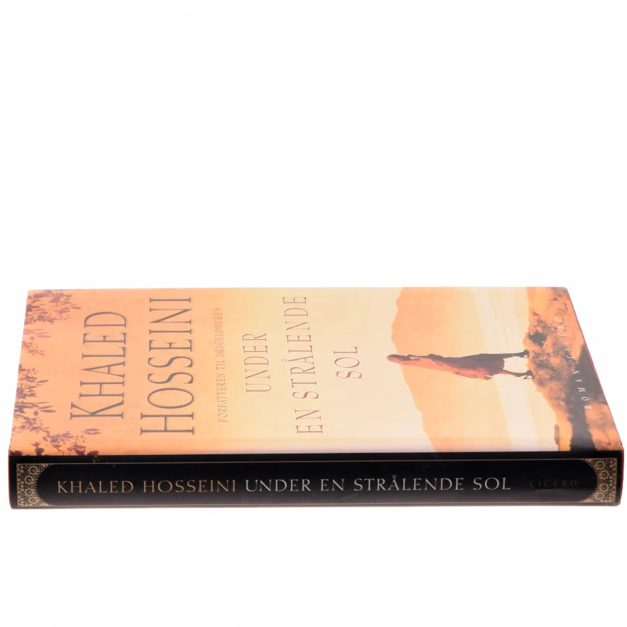Under en strålende sol af Khaled Hosseini (Bog)