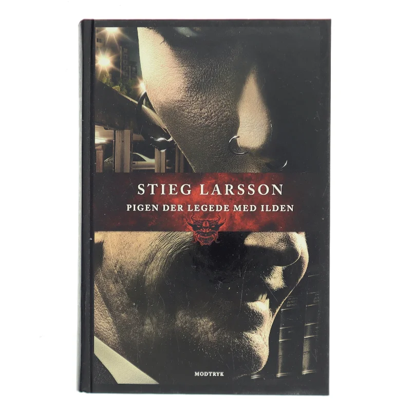 Pigen der legede med ilden. 2 af Stieg Larsson (Bog)