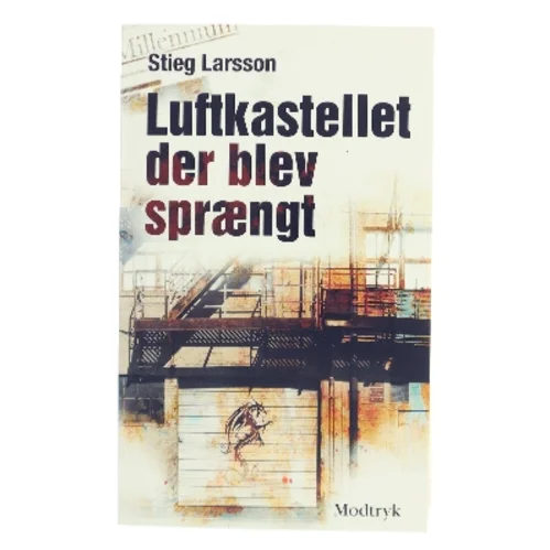 Luftkastellet Der Blev Spraengt (af Stieg Larsson) [Imported] [Paperback] (Danish) (Millennium, 3. Bind) af Stieg Larsson (Bog)