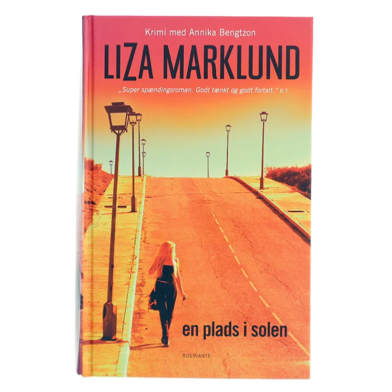 En plads i solen : krimi af Liza Marklund (Bog)