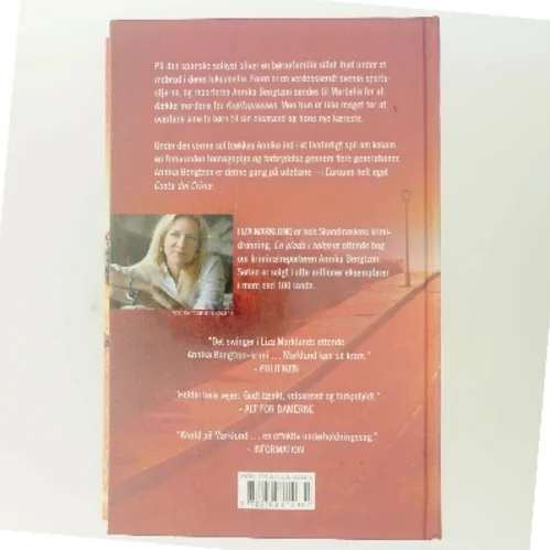 En plads i solen : krimi af Liza Marklund (Bog)