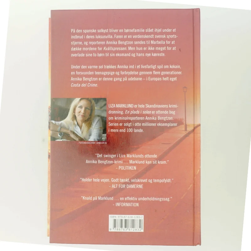 En plads i solen : krimi af Liza Marklund (Bog)