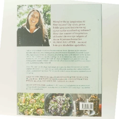 Sunde salater : 201 opskrifter der smager og mætter af Anne Hjernøe (Bog)