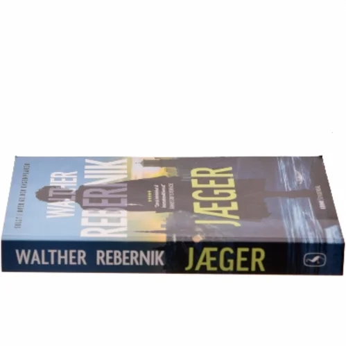Jæger : krimi af Walther Rebernik (f. 1972) (Bog)