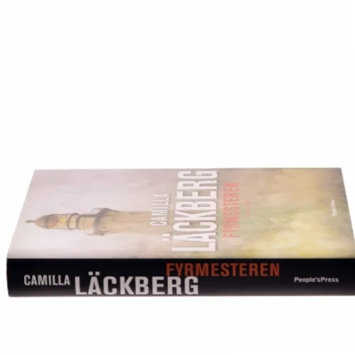 Fyrmesteren : kriminalroman (Klassesæt) af Camilla Läckberg (Bog)