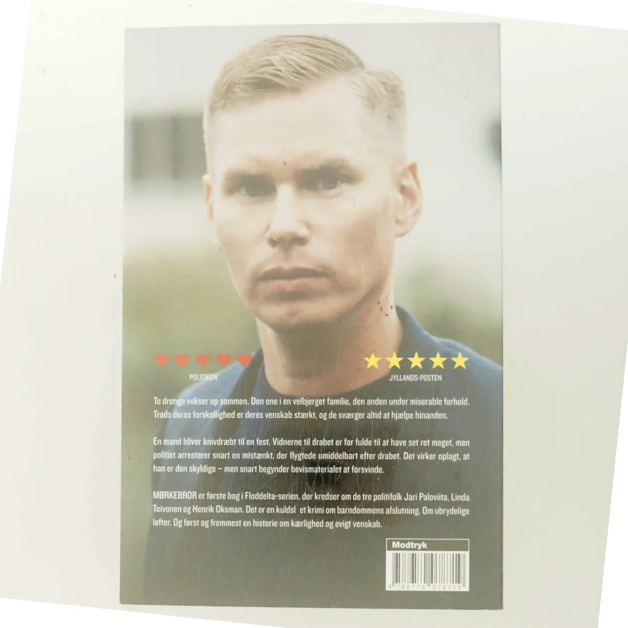 Mørkebror af Arttu Tuominen (f. 1981) (Bog)