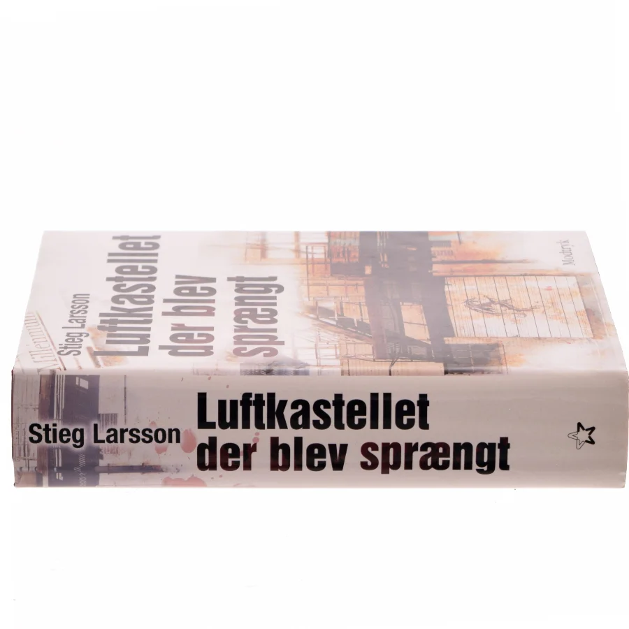 Luftkastelletderblevsprngt Stir up a Hornets' Nest of Girl. Shi Dige Larsen. the Danish Original. Hardcover](chinese Edition) af Stieg Larsson (Bog)