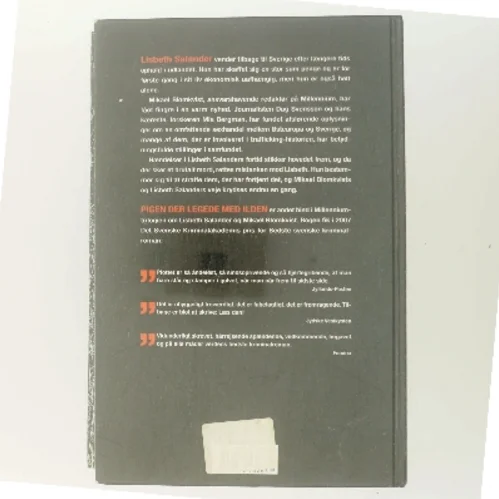 Pigen der legede med ilden af Stieg Larsson (Bog)