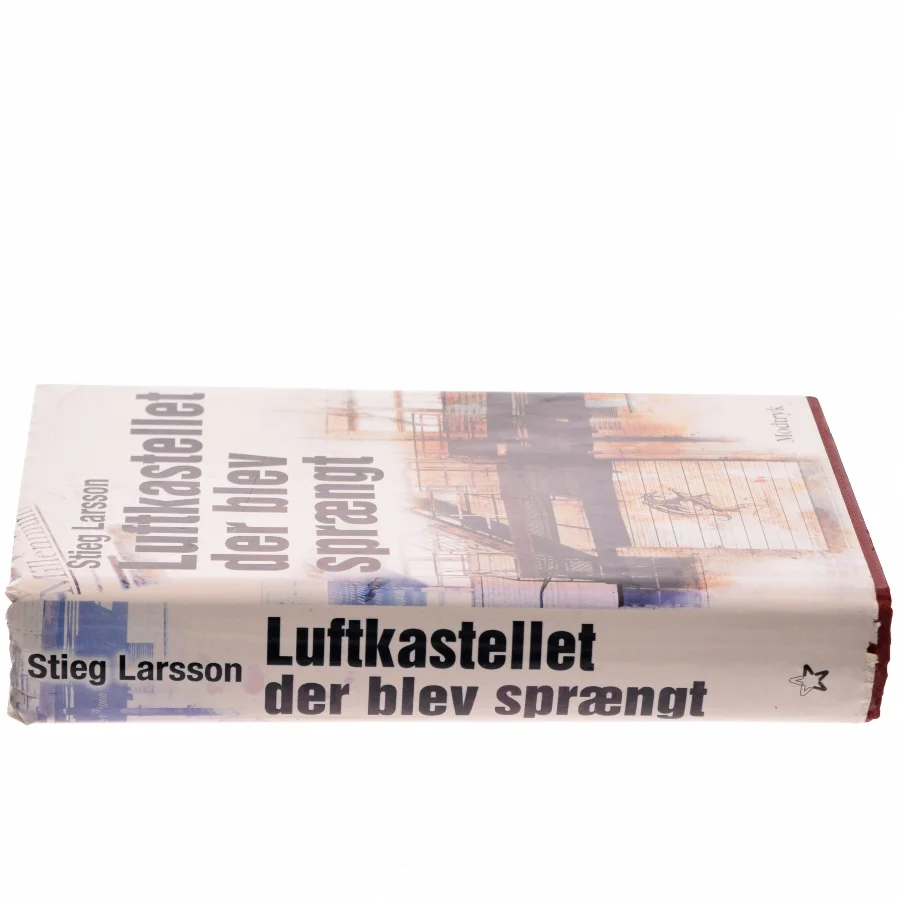 Luftkastelletderblevsprngt Stir up a Hornets' Nest of Girl. Shi Dige Larsen. the Danish Original. Hardcover](chinese Edition) af Stieg Larsson (Bog)