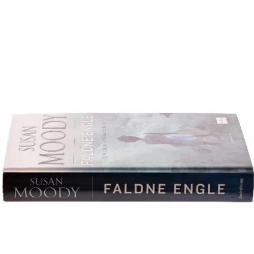 Faldne engle af Susan Moody (Bog)
