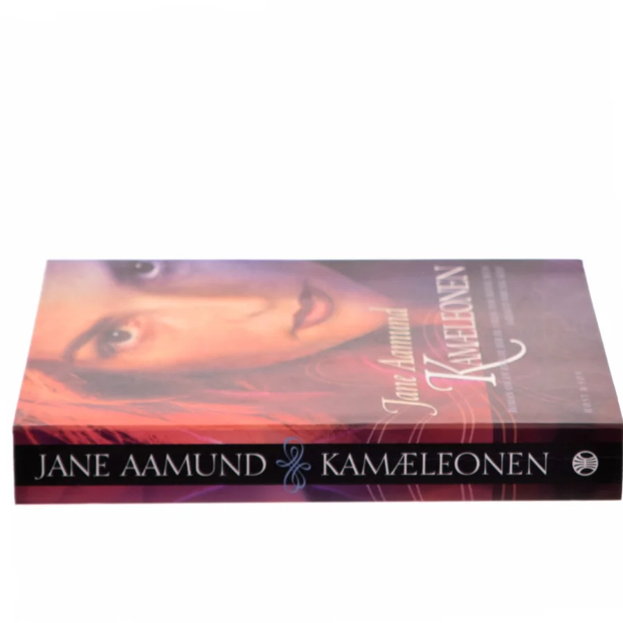 Kamæleonen : roman om en kvinde, der er farlig for mænd, men farligst for sig selv af Jane Aamund (Bog)