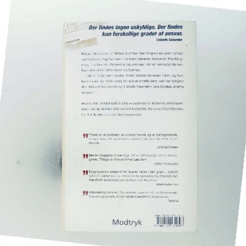 Pigen Der Legede Med Ilden (Millennium, 2. Bind) af Stieg Larsson (Bog)