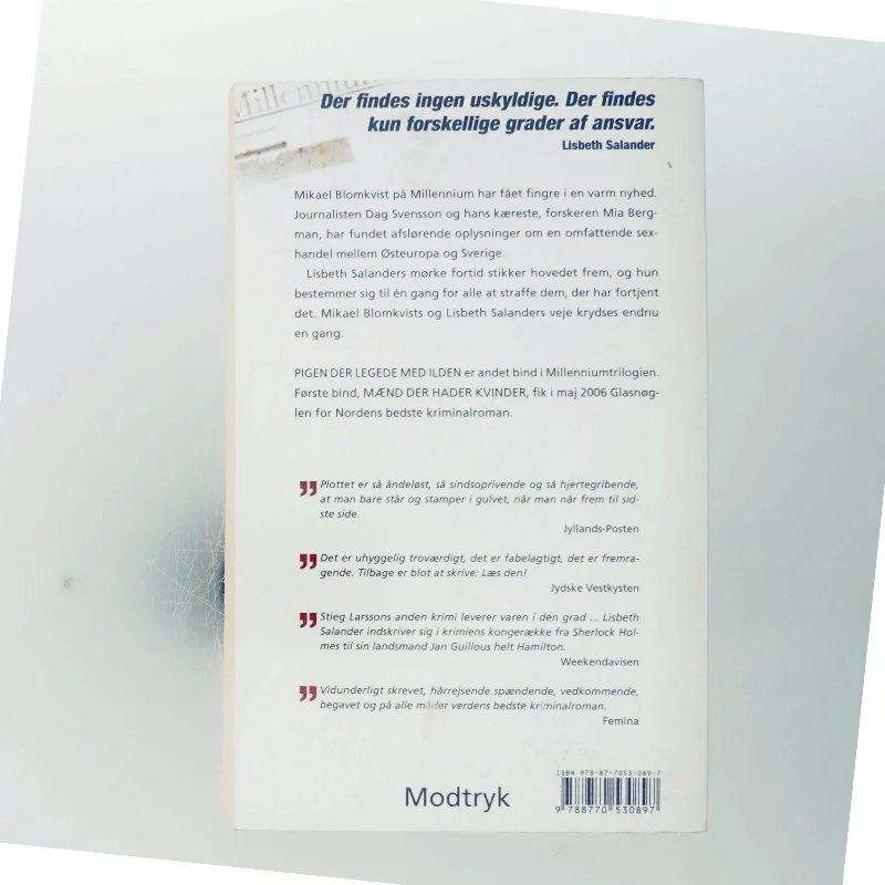 Pigen Der Legede Med Ilden (Millennium, 2. Bind) af Stieg Larsson (Bog)