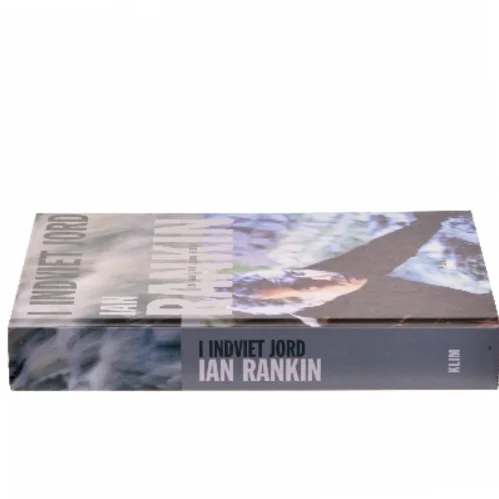 I indviet jord af Ian Rankin (Bog)