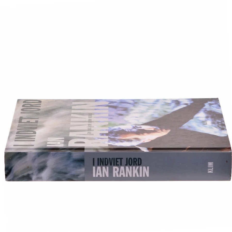 I indviet jord af Ian Rankin (Bog)