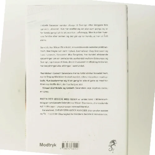 Pigen der legede med ilden af Stieg Larsson (Bog)