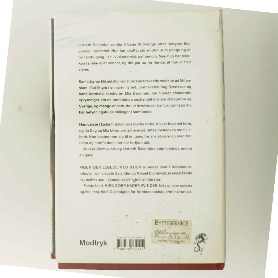 Pigen Der Legede Med Ilden af Larsson, Stieg (Bog)