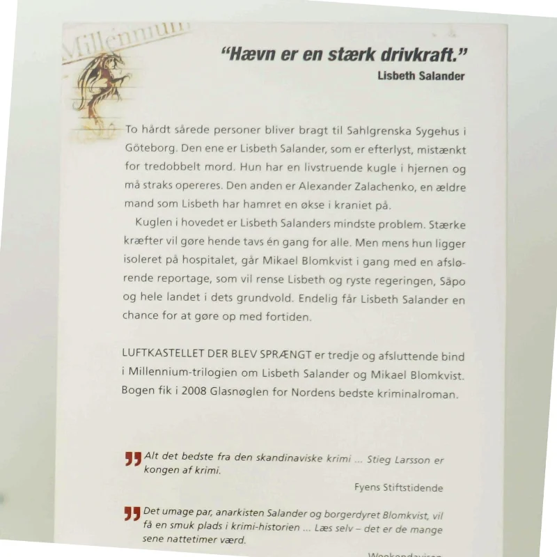 Luftkastellet Der Blev Spraengt (af Stieg Larsson) [Imported] [Paperback] (Danish) (Millennium, 3. Bind) af Stieg Larsson (Bog)