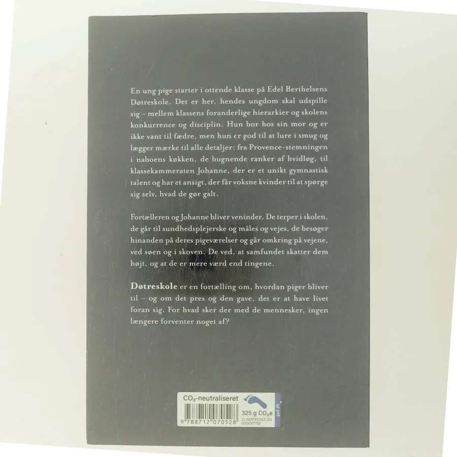 Døtreskole : roman af Benedicte Huang (f. 1991) (Bog)