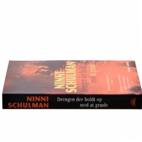 Drengen der holdt op med at græde af Ninni Schulman (Bog)