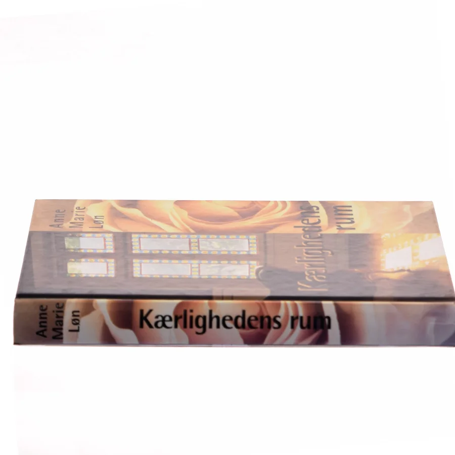 Kærlighedens rum af Anne Marie Løn (Bog)
