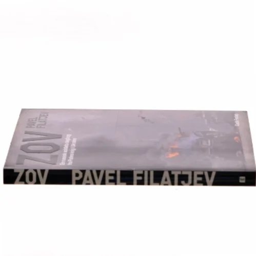 Zov : en russisk soldats dagbog fra Putins krig i Ukraine af Pavel Filatʹev (f. 1988) (Bog)