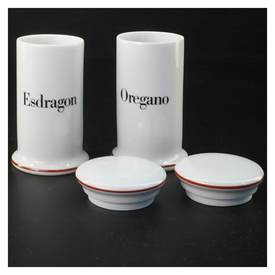 Hvide porcelænkrukker til krydderier fra Bing & Grøndahl (str. 11 x Ø5 cm)