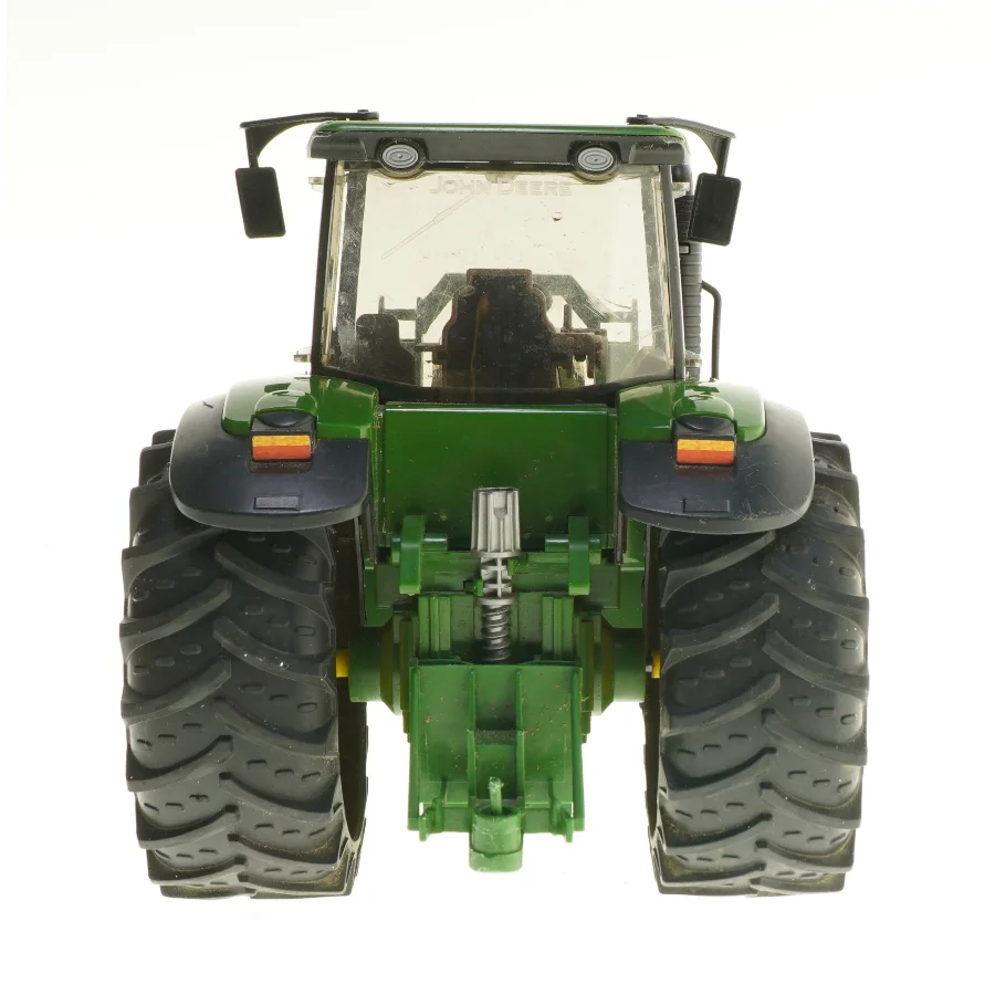 John Deere legetøjstraktor fra John Deere (str. 20x17,5x33 cm)
