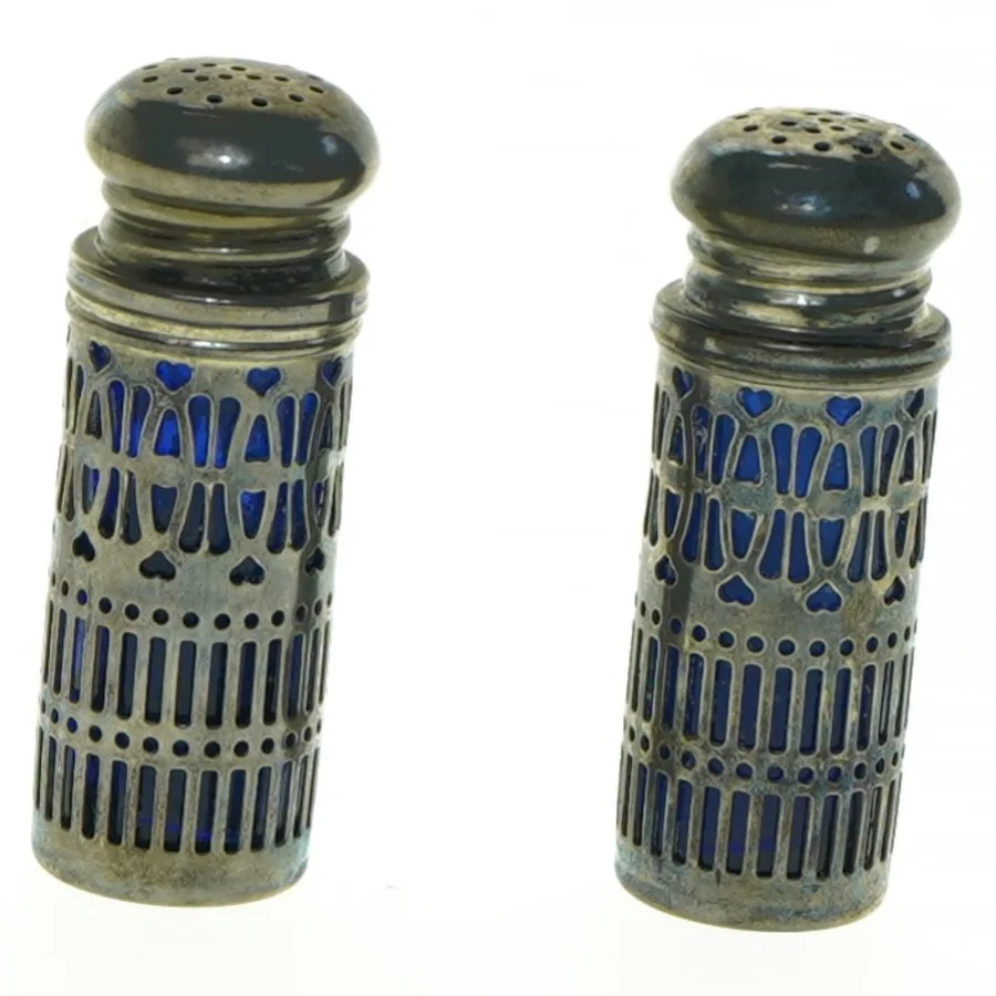 Par af salt- og peberbøsser (str. 7 x 2,5 cm)