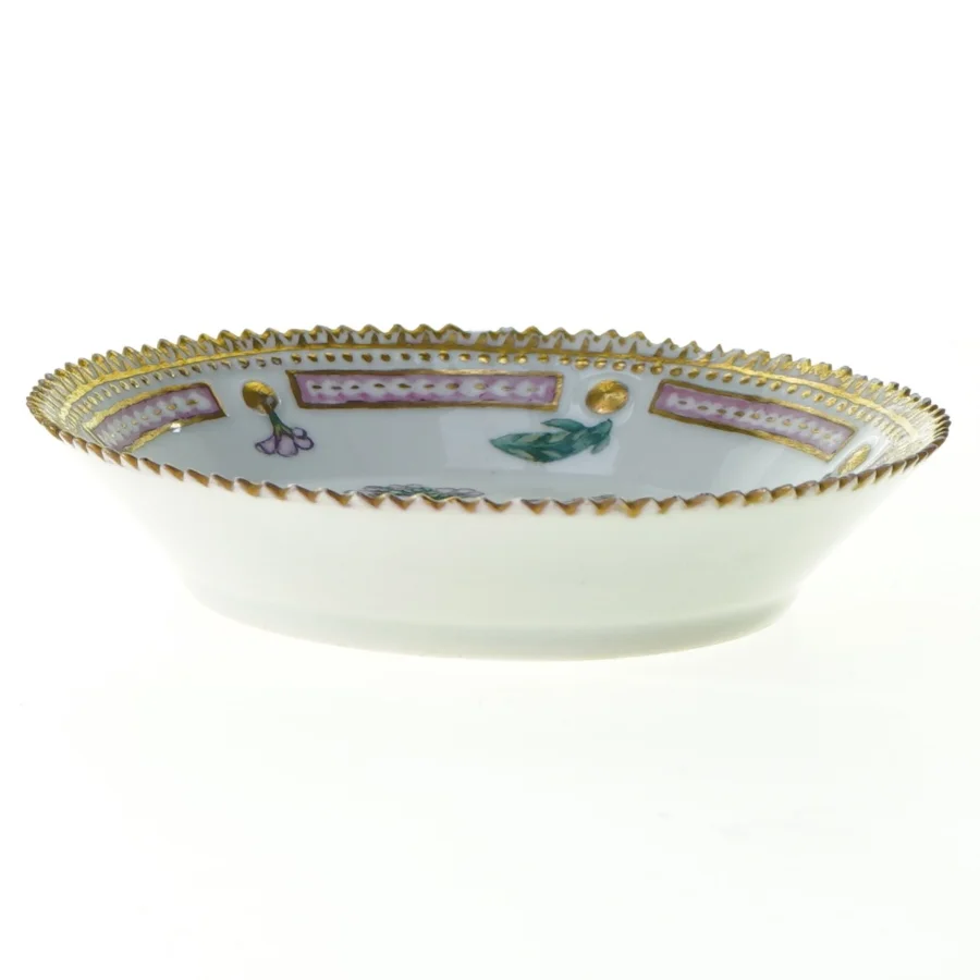 Lille tallerken i porcelæn fra Royal Copenhagen (str. 14 x 3 cm)