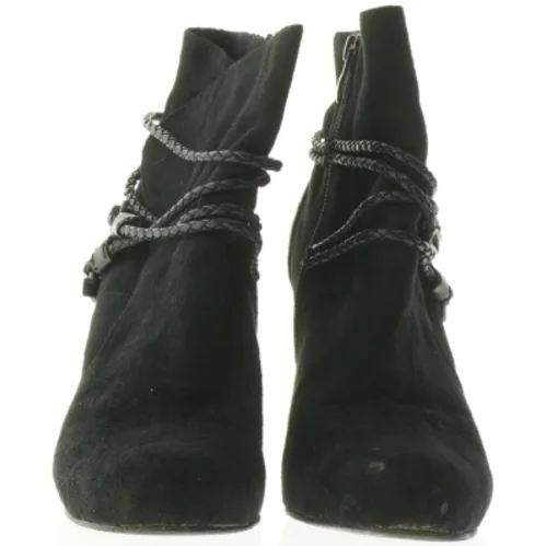 Sort ankelstøvler med høj hæl fra Tamaris (str. 40 )