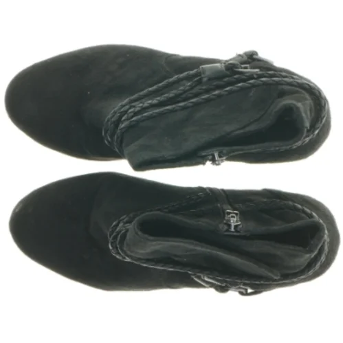 Sort ankelstøvler med høj hæl fra Tamaris (str. 40 )