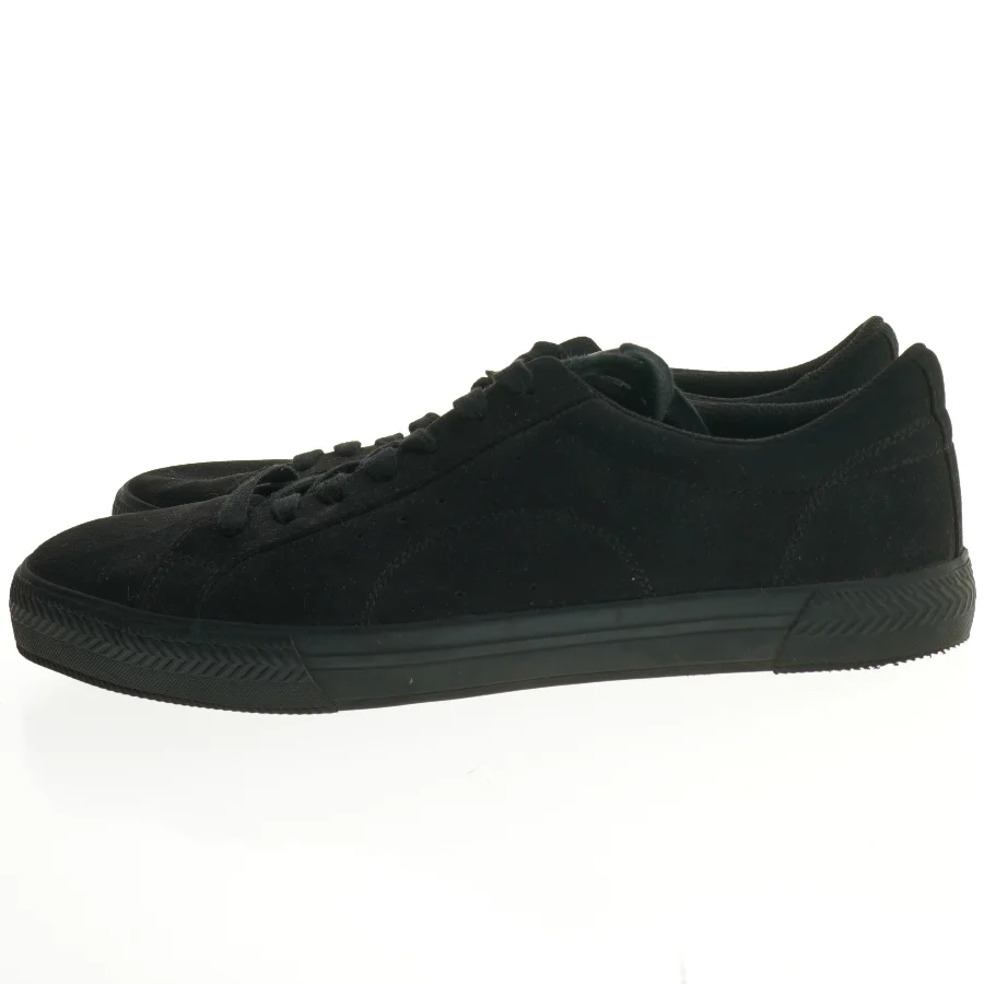 Sorte sneakers (str. 44)