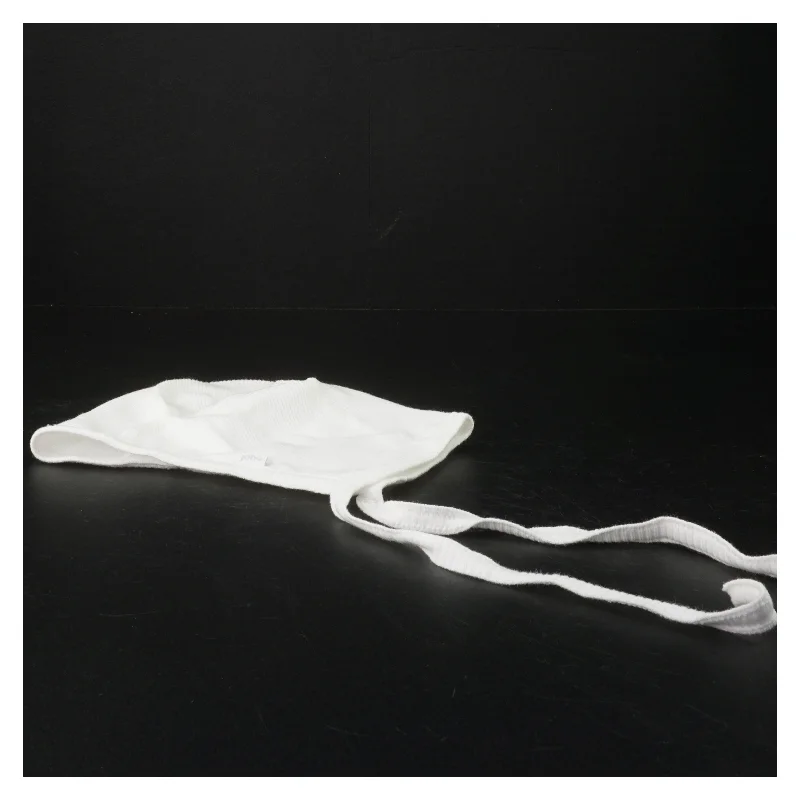 Hvid hue til børn fra Joha (str. 98-104)