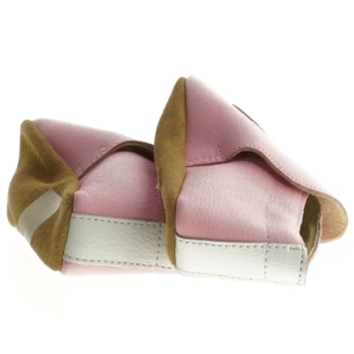 Lyserøde læderfutter til børn med ugledesign fra VRS (str. 24-25)