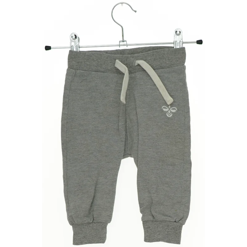 Sweatpants fra Hummel (str. 68 cm)