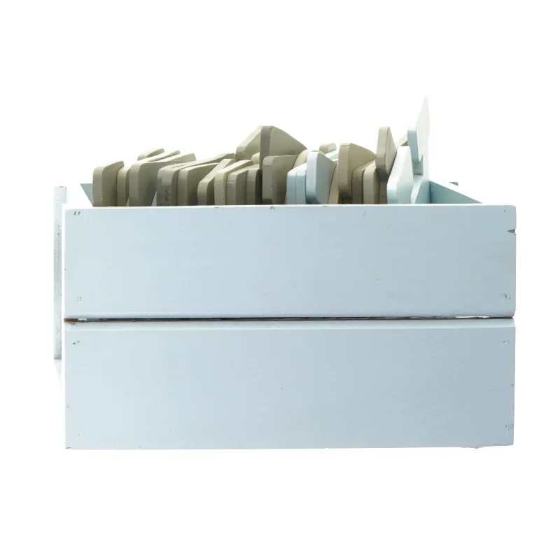 Kasse med bogstaver (str. 22 x 15 x 12 cm)