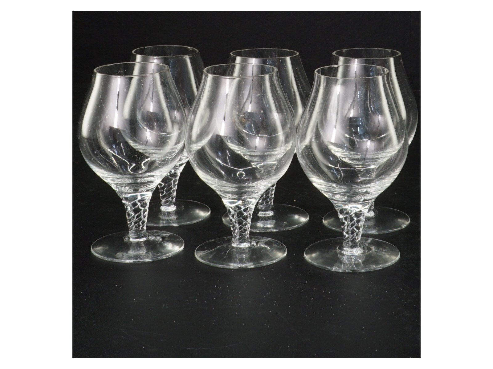 Gennemsigtige glas med snoet stilk (str. 10 cm)