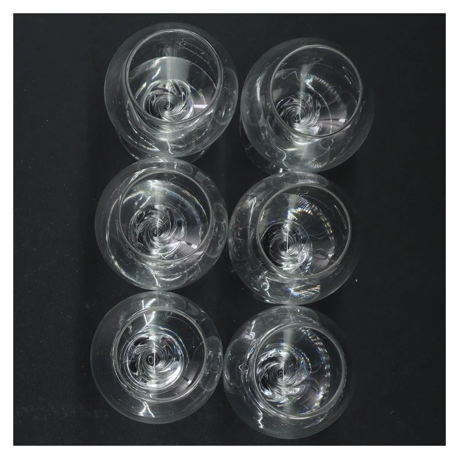 Gennemsigtige glas med snoet stilk (str. 10 cm)