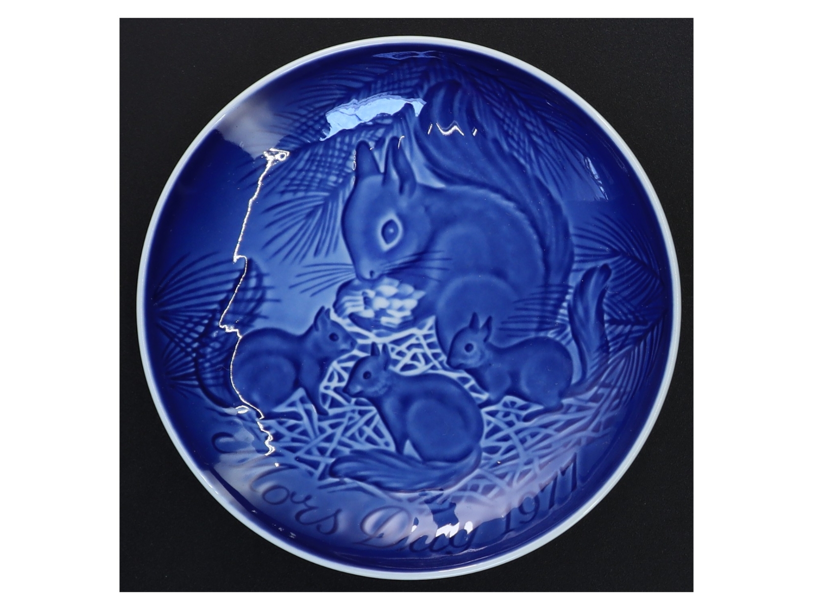 Mors dags platte 1977 fra Bing & Grøndahl (str. Ø 15 cm)
