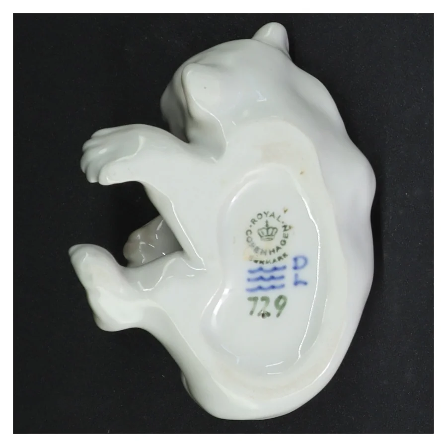 Porcelænsfigur af legende isbjørneunge 729 fra Royal Copenhagen (str. 10 cm)